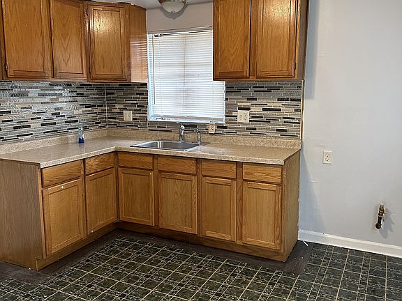 2nd image of 9419 Meyers Rd