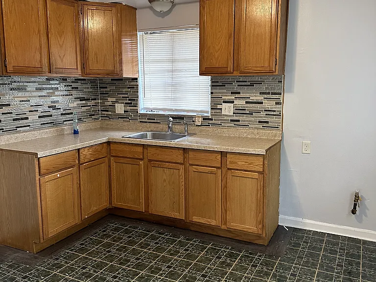 9419 Meyers Rd — Photo 5