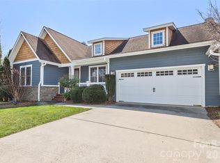 37 Creekside View Dr, Asheville, NC 28804