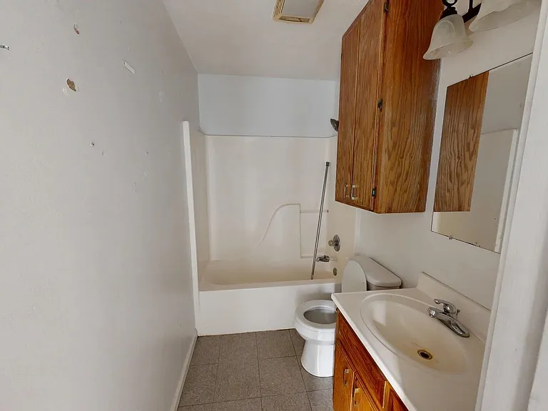 308 Coffee St — Photo 9