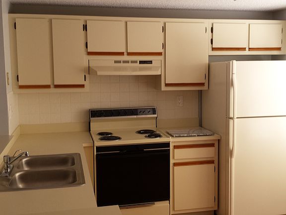 4th image of 2707 NE 15th St