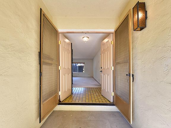 3rd image of 4921 Sunshine Avenue
