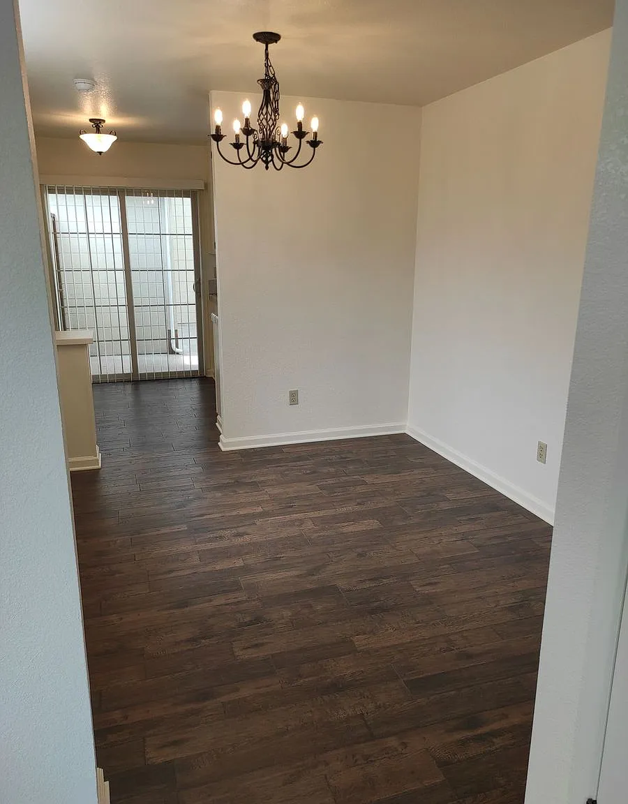 2 bed, 980 sqft, $3,850 — Photo 3