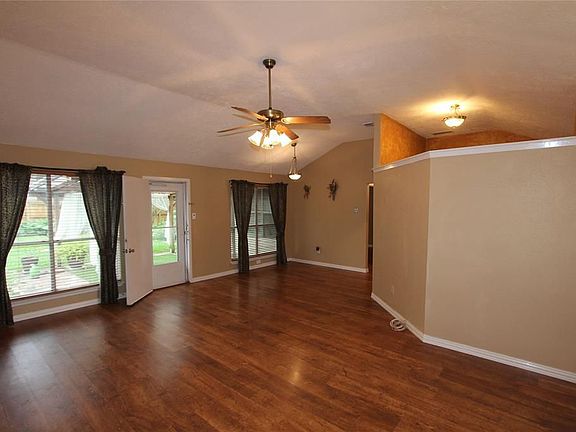 3rd image of 2609 Knoxville Dr