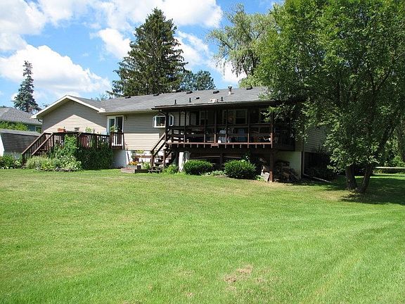 back view of enclosed deck