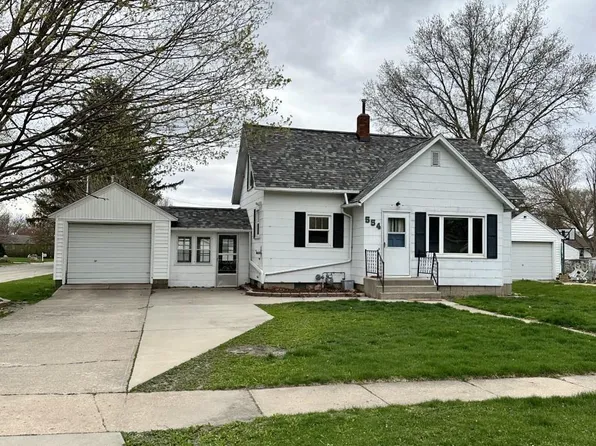 554 4th St, Jesup, IA 50648