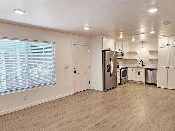 5th image of 2552 27th St #4