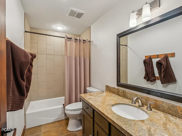 7240 Buckboard Dr — Photo 30