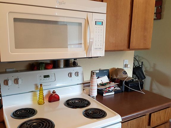 New stove and Refrigerator. Microwave included.