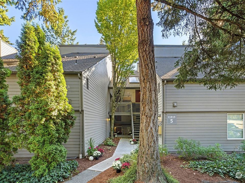 1st image of 11815 93rd Lane NE #102