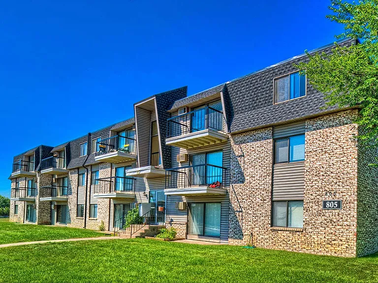 Mountain View Apartments — Photo 8