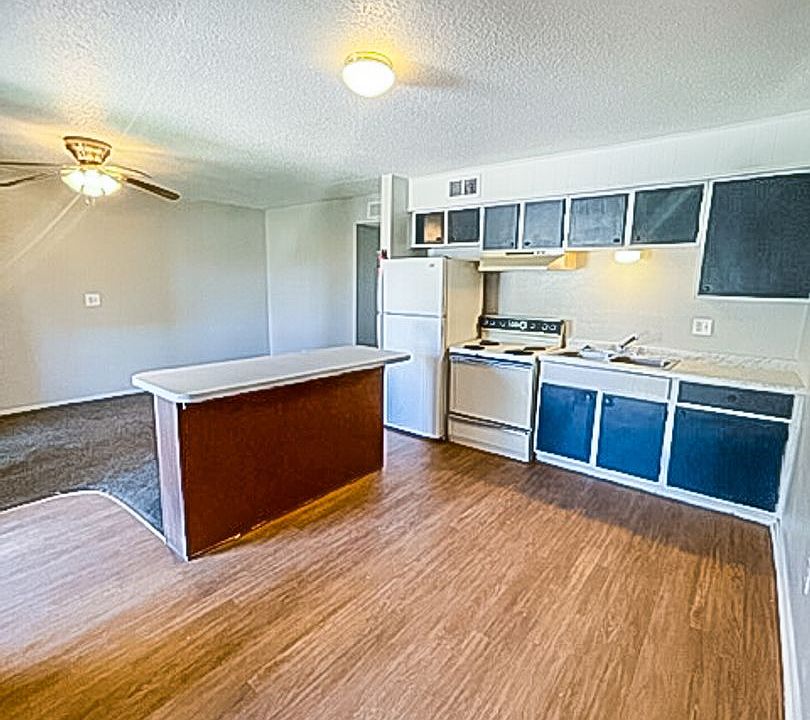 1st image of 1018 Lamont St #17