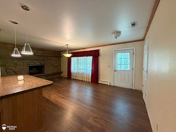 4th image of 6420 Oxbow Ln