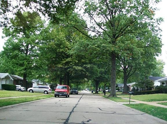 2nd image of 2046 Retford Dr