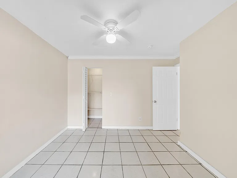 221 NW 43rd Pl — Photo 16