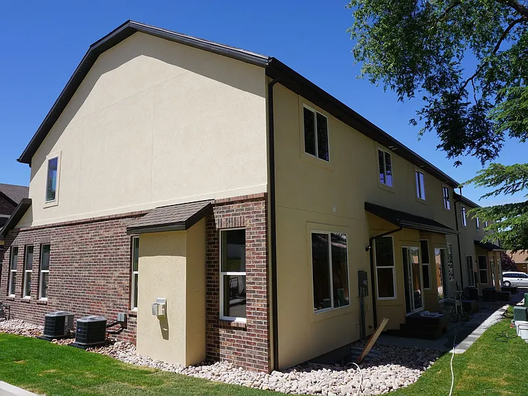 719 E Ryder Park Ln — Photo 2