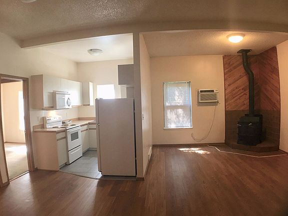 2nd image of 1932 Canyon Blvd APT 1