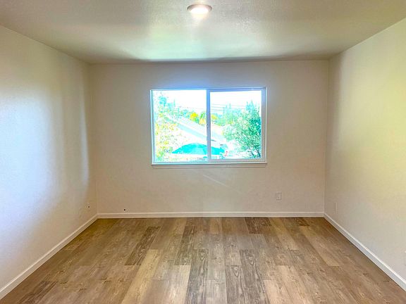 2nd image of 529 Hampshire Ave APT 3