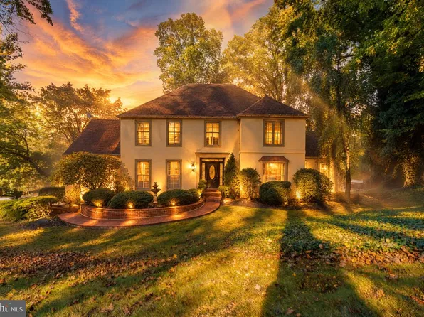 2131 County Line Rd, Villanova, PA 19085