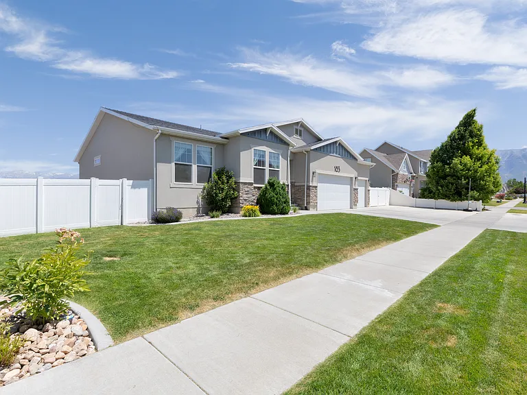 183 E Lake View Dr — Photo 38