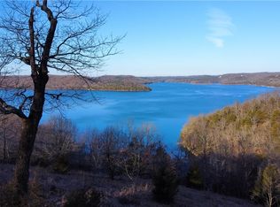 3 Cobblestone Ln, Eureka Springs, AR 72631