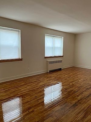 4th image of 24 Stratford Ave #2O