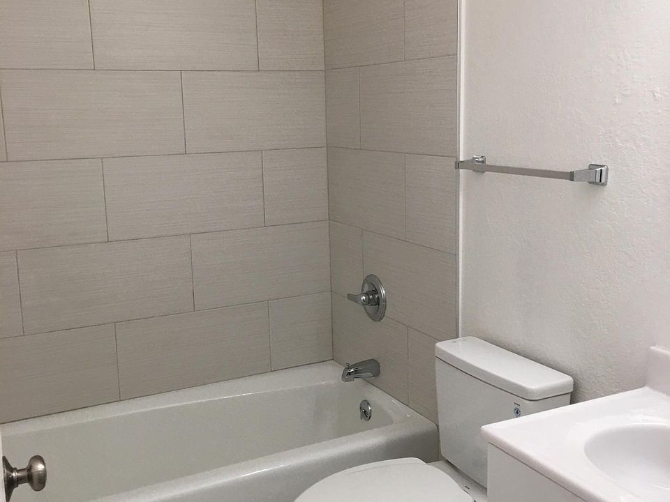 2nd image of 525 Cole St #8