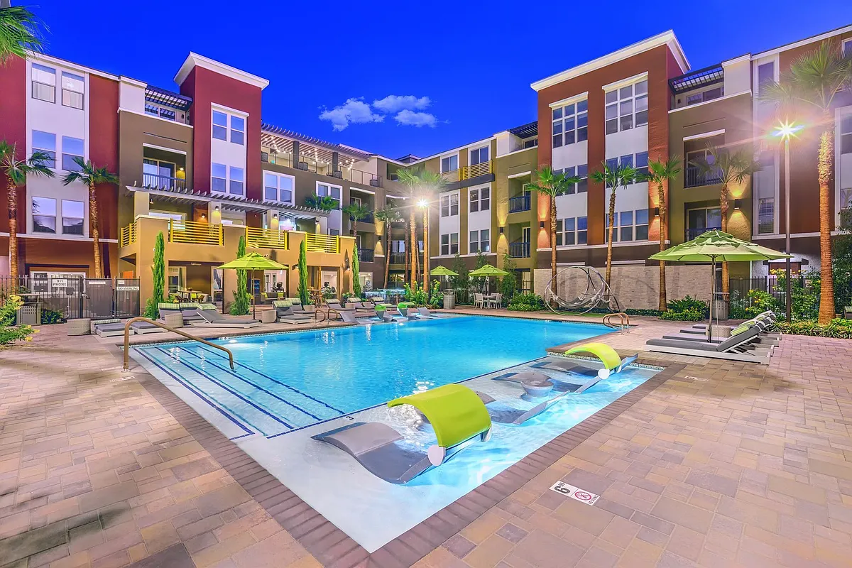 Building Photo - Aspire at Paseo