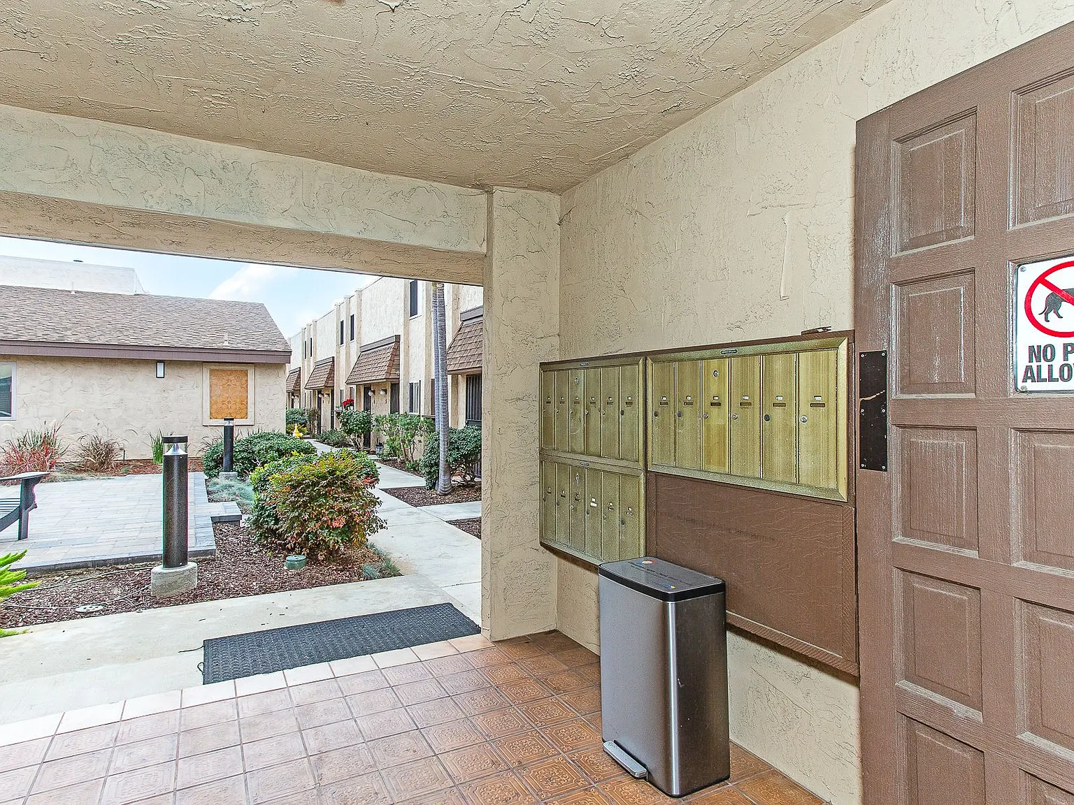 Cinnamon Apartments — Photo 2