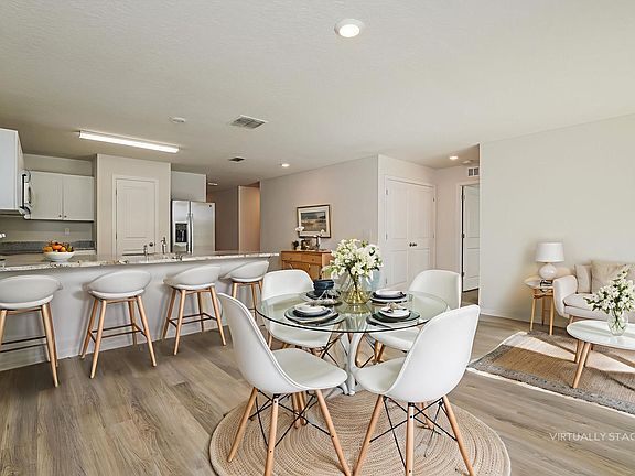 5th image of 2660 W Bravura Dr