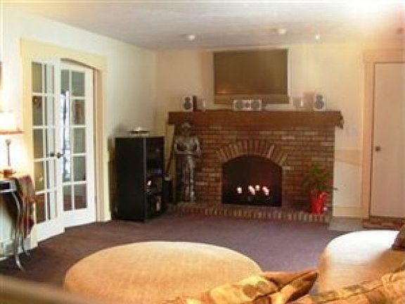 2nd image of 3225 Country Club Dr