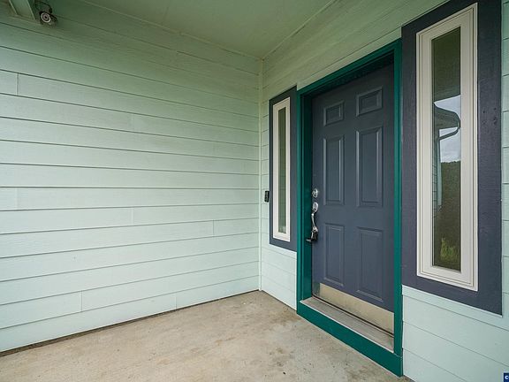 5th image of 2655 Hollywood Dr NE