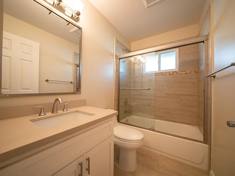 1695 Whitwood Ln #4 — Photo 9