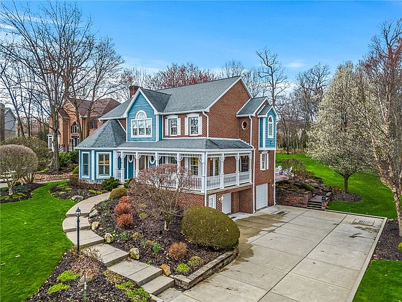 2nd image of 410 Chestnut Grv