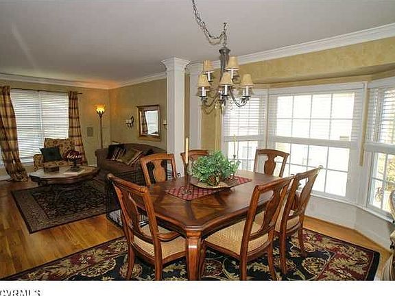 5th image of 6125 Amershire Way