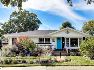 838 S Grant Ave, Villa Park, IL 60181