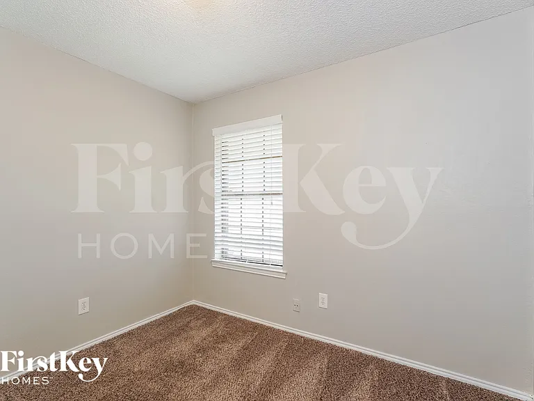 1128 Andrew St — Photo 12