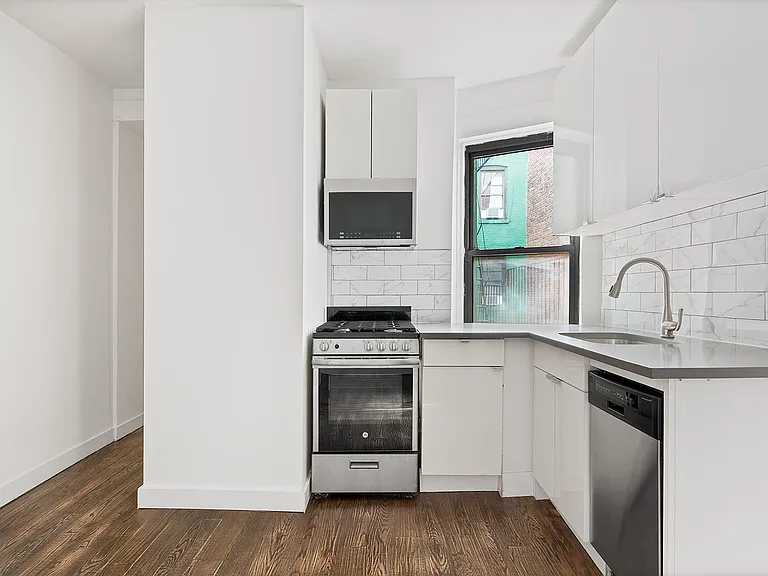 332 E 4th St #54 — Photo 1
