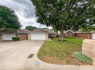 420 Kelley Ct, Fort Worth, TX 76120
