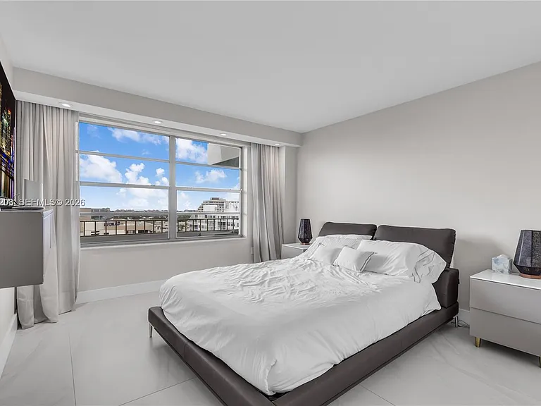155 Ocean Lane Dr #1105 — Photo 18