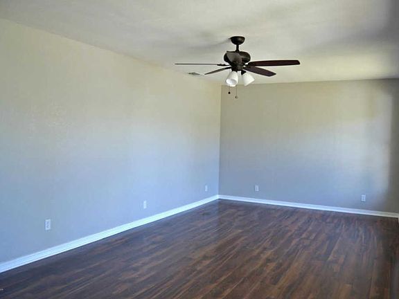 2nd image of 510 E Broadway Ave