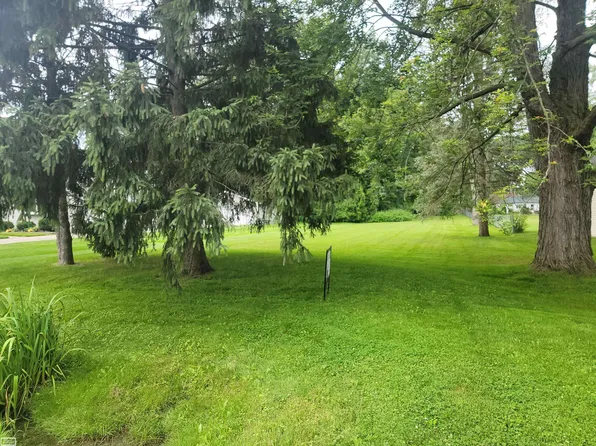 37174 Jefferson Ave, Harrison Township, MI 48045
