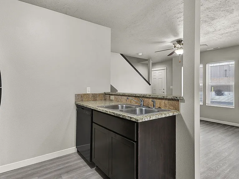 Centerpoint Townhomes — Photo 30