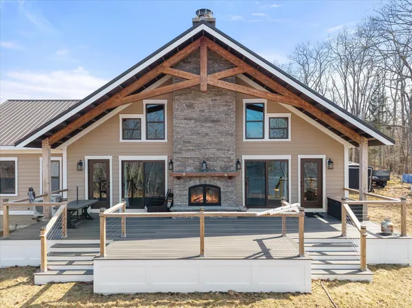 17 Hopkins Lane, Verona Island, ME 04416