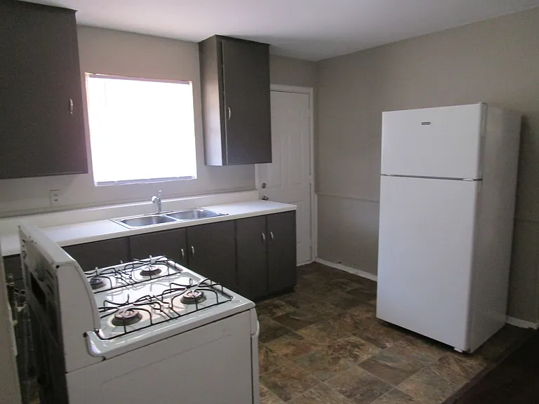 305 E Oklahoma Ave — Photo 6