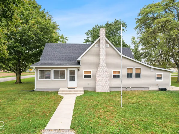 8821 N Sugar Creek Rd, Colfax, IN 46035