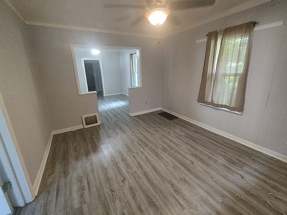 2nd image of 1605 E Glenn Ave