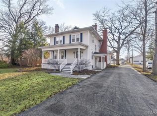 232 S 9th St, Wood River, IL 62095