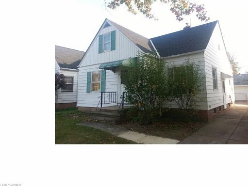 2nd image of 27180 Forestview Ave