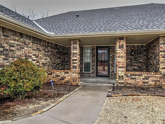 2nd image of 308 E Parkland Dr